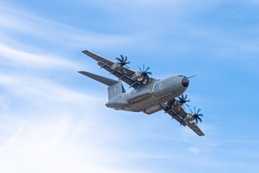 International air mobility crews attend Missouri based advanced tactics course