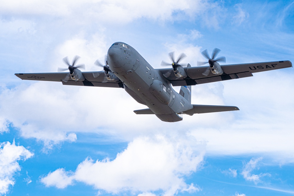 International air mobility crews attend Missouri based advanced tactics course