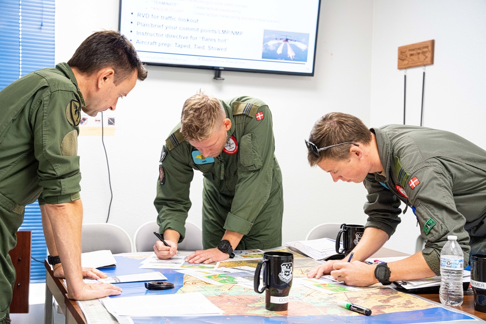 International air mobility crews attend Missouri based advanced tactics course