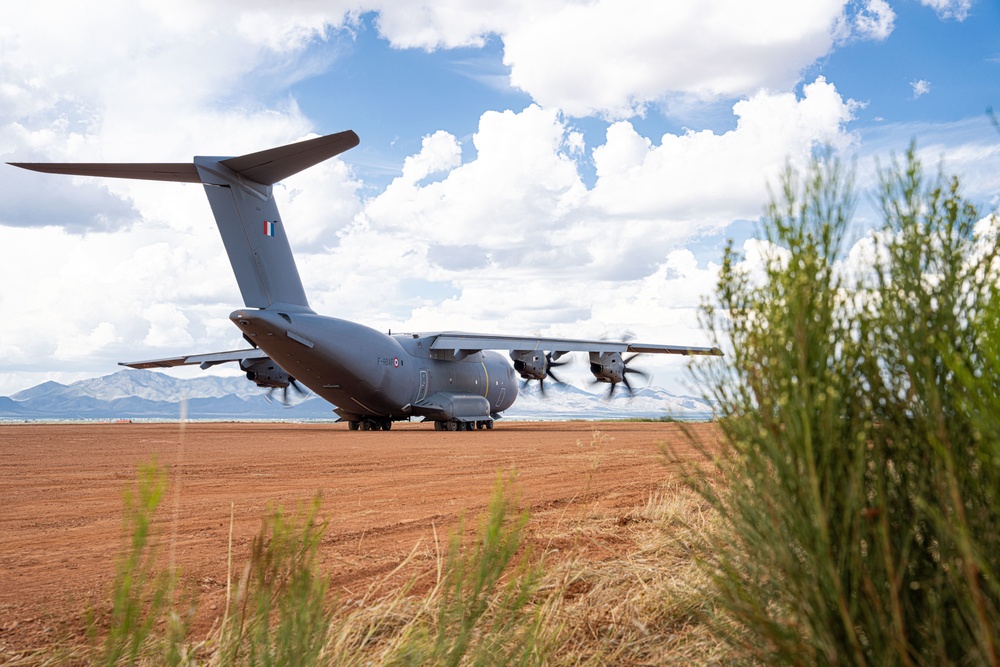 International air mobility crews attend Missouri based advanced tactics course