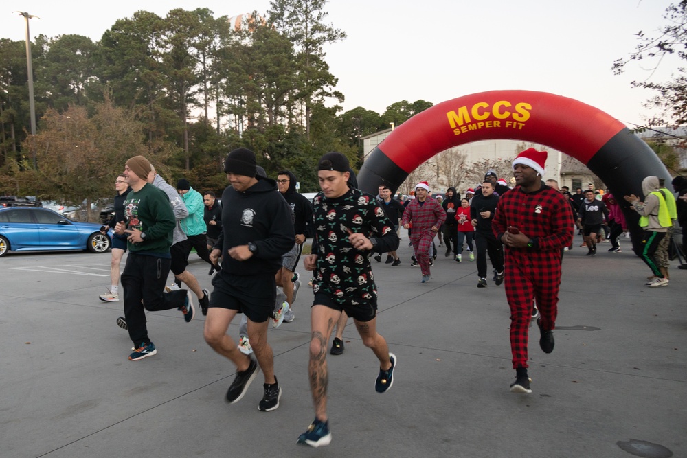 MCCS hosts a Jingle Bell Run at MCAS Beaufort