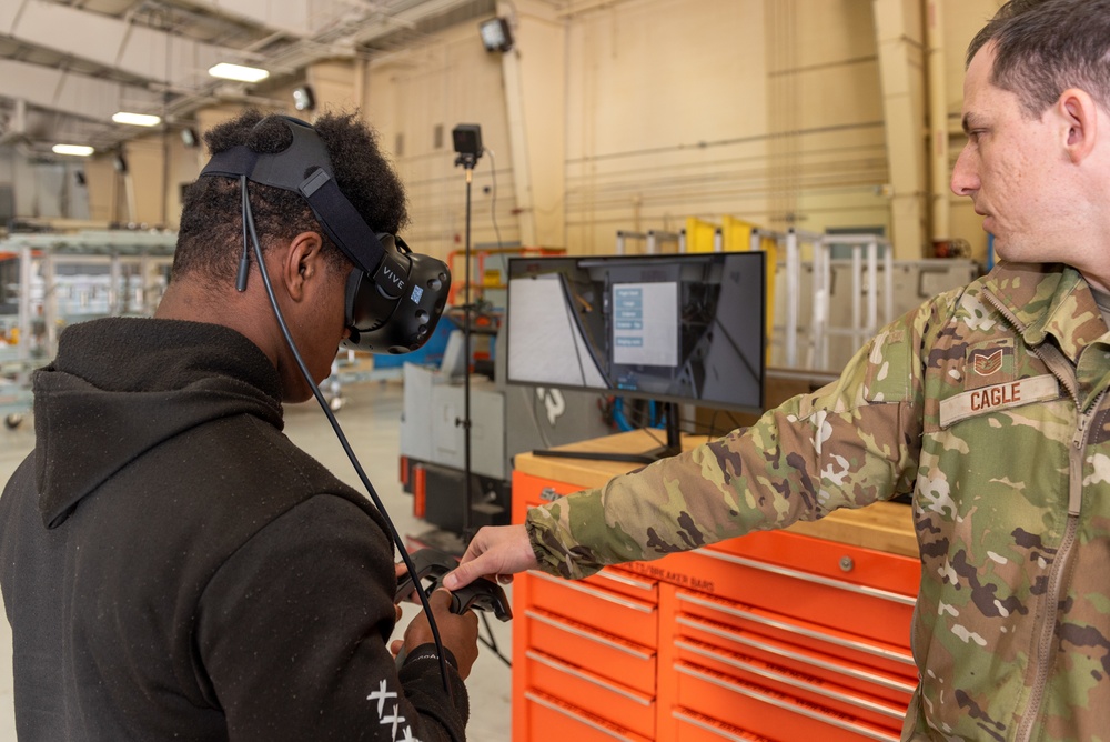 182nd Airlift Wing hosts career fair for Peoria-area high schoolers Oct. 27, 2022