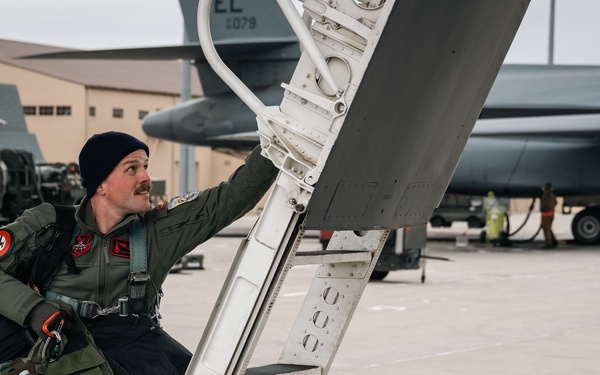 B-1B Lancer Participates in B-21 Raider Unveiling Ceremony