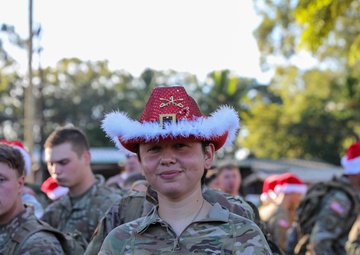 3-4 CAV joins Ka'Ala Elementary School in Christmas toy drive