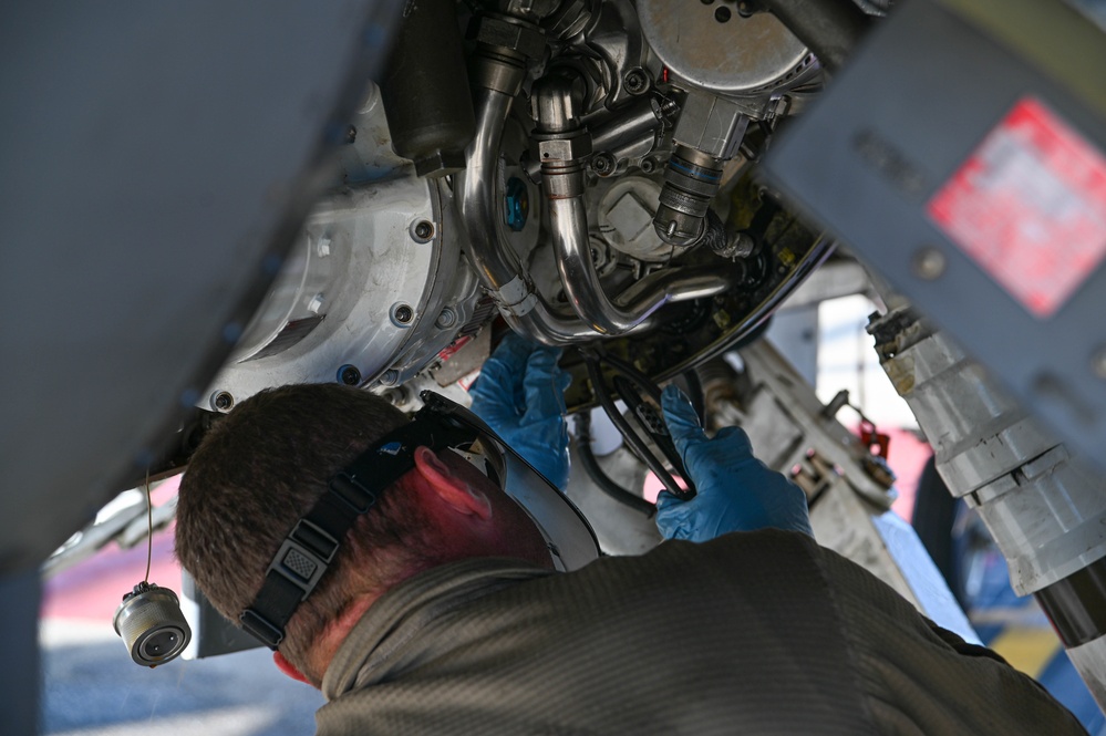 DCANG maintains F-16s to be ready for flight