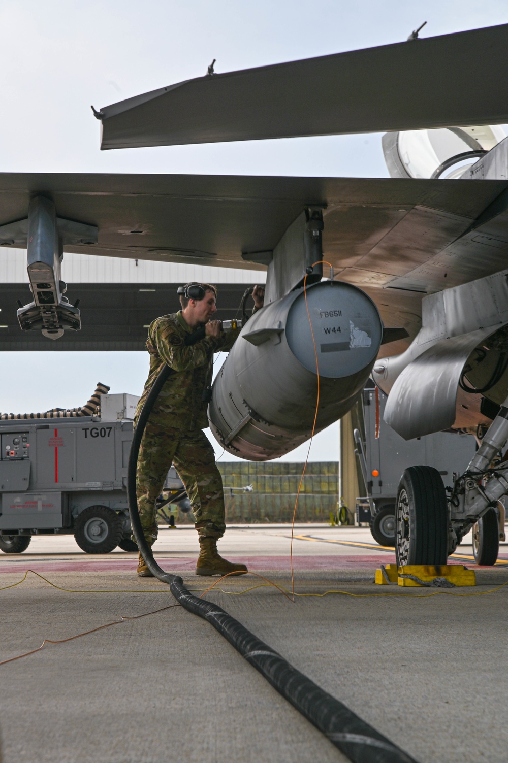 DCANG maintains F-16s to be ready for flight