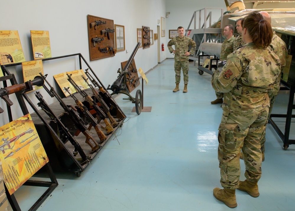 132d ISRG Visits Threat Training Facility