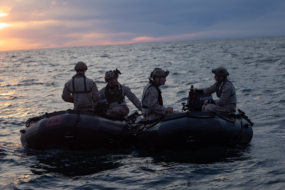 Recon Marines conduct helocast training during Steel Knight 23