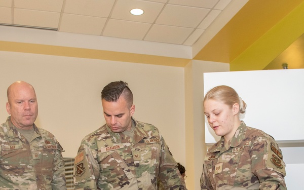 Tennessee Air Guardsmen help Santa deliver $10k+ in gifts to local children's hospital