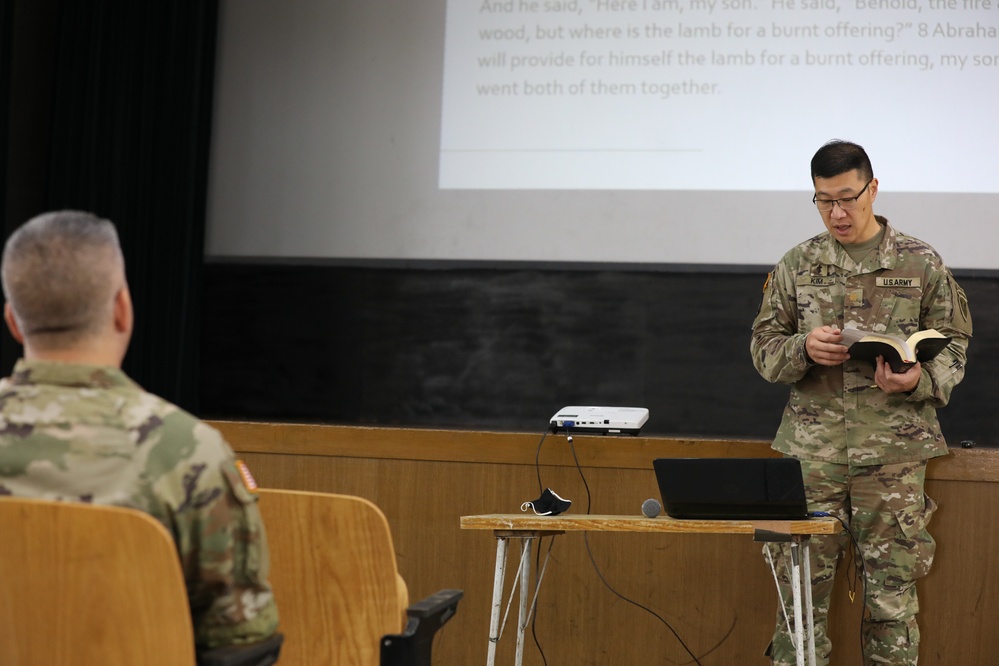 U.S. Army Chaplain provides world-class religious support at Yama Sakura 83