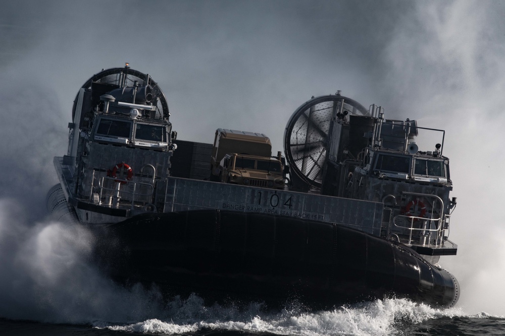 Kearsarge is Underway Conducting LCAC 100 Tests and Qualifications