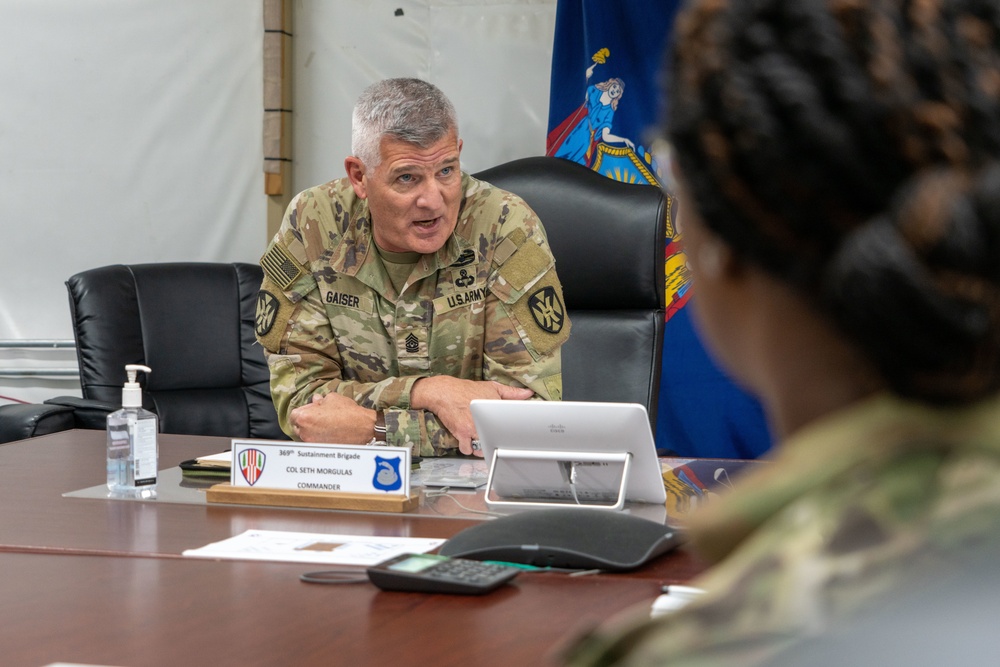 Command Sgt. Maj. Kevin Gaiser speaks to Senior Enlisted Advisors