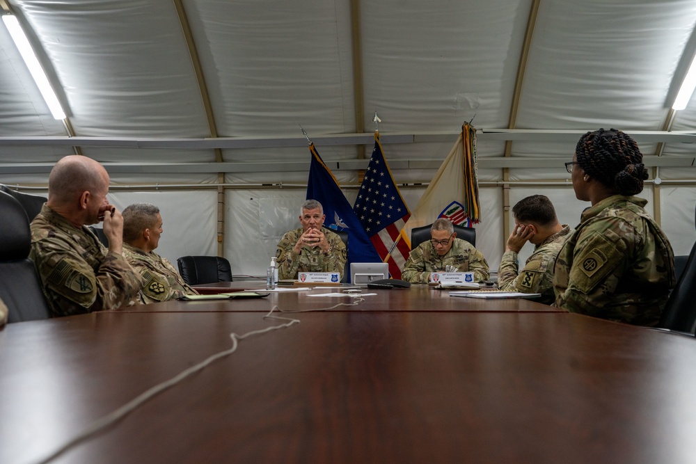 Command Sgt. Maj. Kevin Gaiser speaks to Senior Enlisted Advisors