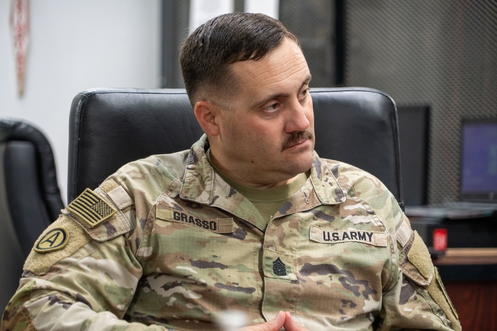 Command Sgt. Maj. Kevin Gaiser speaks to Senior Enlisted Advisors