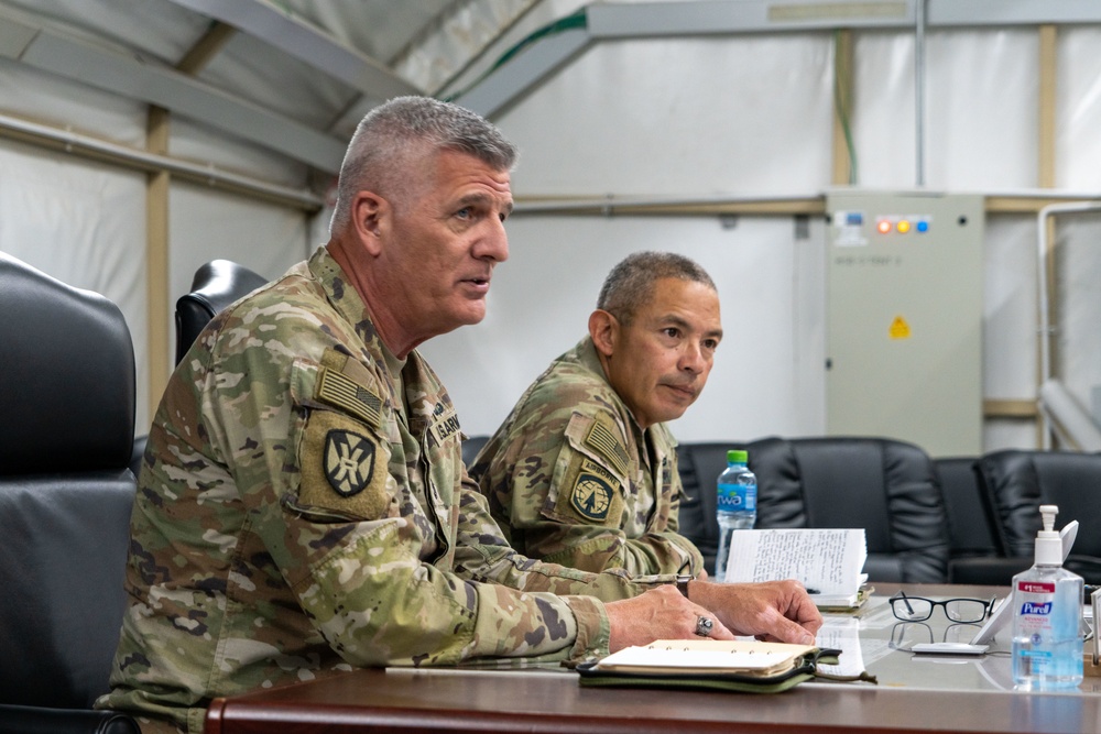 Command Sgt. Maj. Kevin Gaiser speaks to Senior Enlisted Advisors