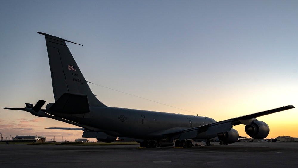 DVIDS - Images - 909th ARS Delivers Fuel To B-1B Lancers During BTF ...