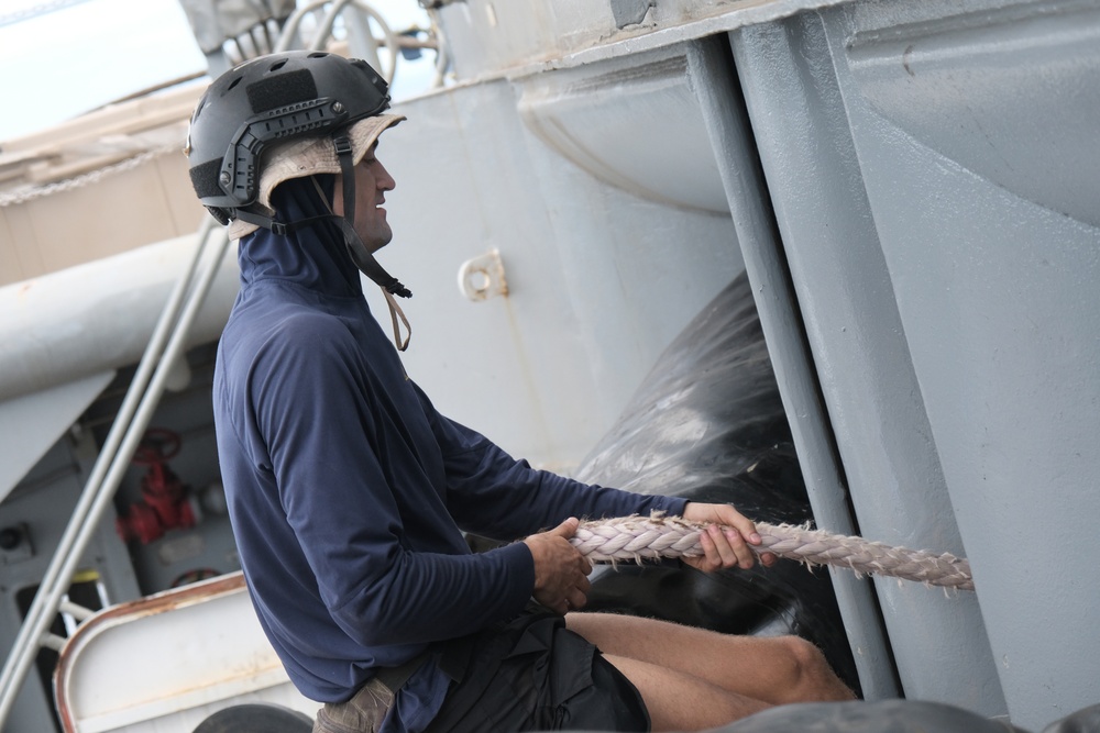 DPAA and MDSU Company 1-6 Conduct Dive Operations near Solomon Islands