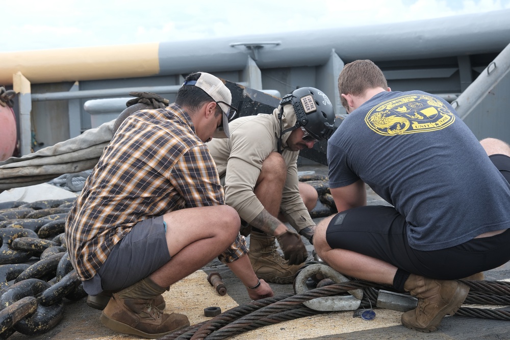 DPAA and MDSU Company 1-6 Conduct Dive Operations near Solomon Islands