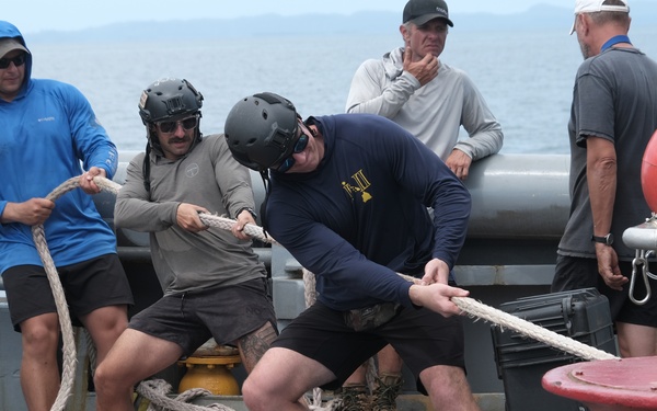 DPAA and MDSU Company 1-6 Conduct Dive Operations near Solomon Islands
