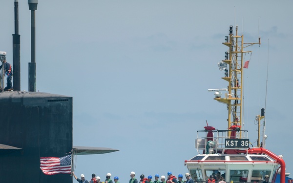 USS West Virginia Conducts Port Visit at NSF Diego Garcia