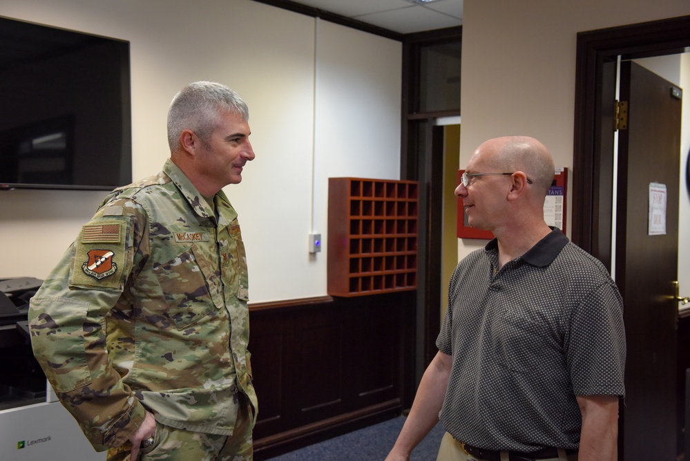 USAFE FM/CC visits 39th ABW
