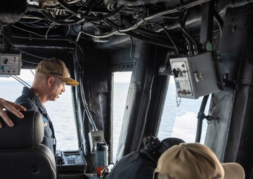 USS Bataan Fuels USS Laboon at Sea