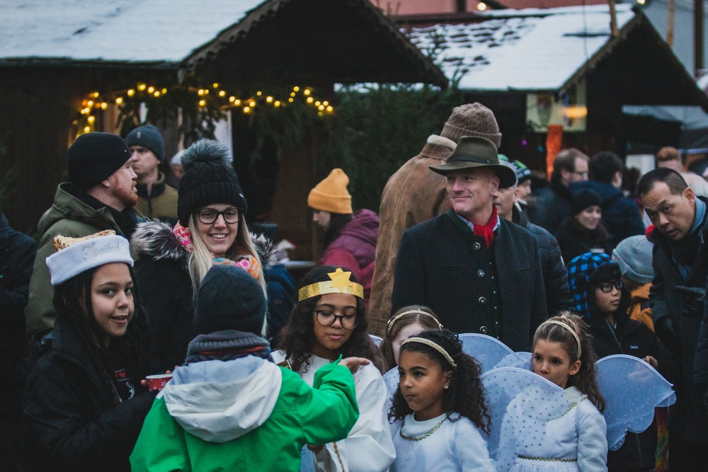 Grafenwoehr Community Holds Christmas Market