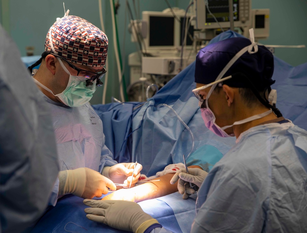 Comfort Surgeons Operate on Dominican Republic Citizens