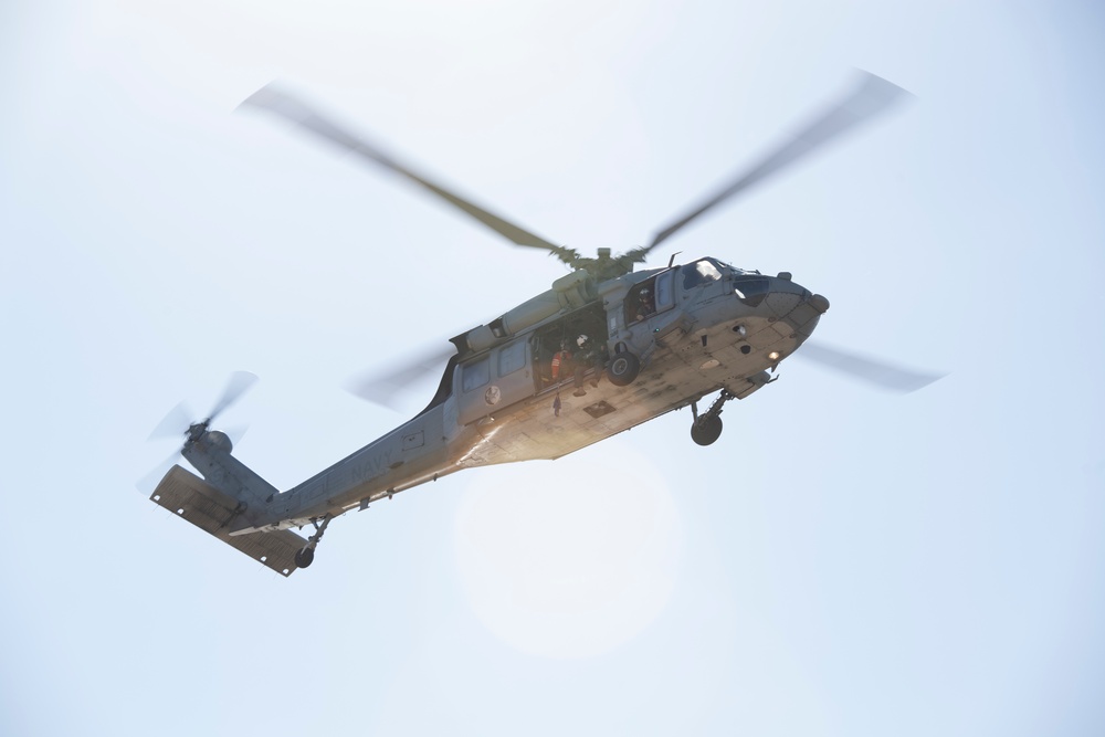 HSC-3's SARMM Oversees Hoist Operations With ARS