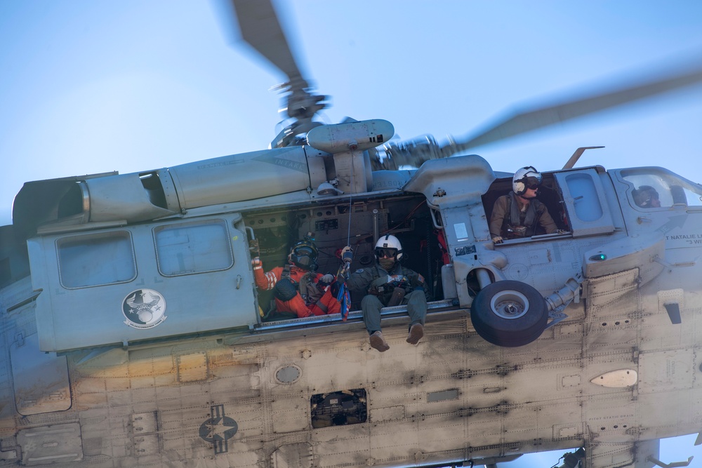 HSC-3's SARMM Oversees Hoist Operations With ARS