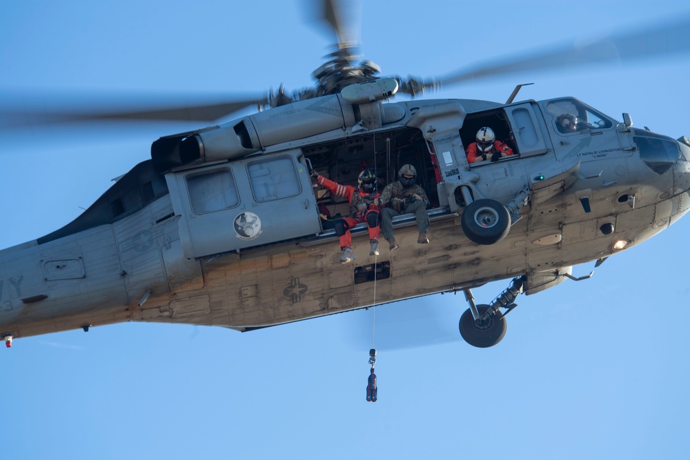 HSC-3's SARMM Oversees Hoist Operations With ARS