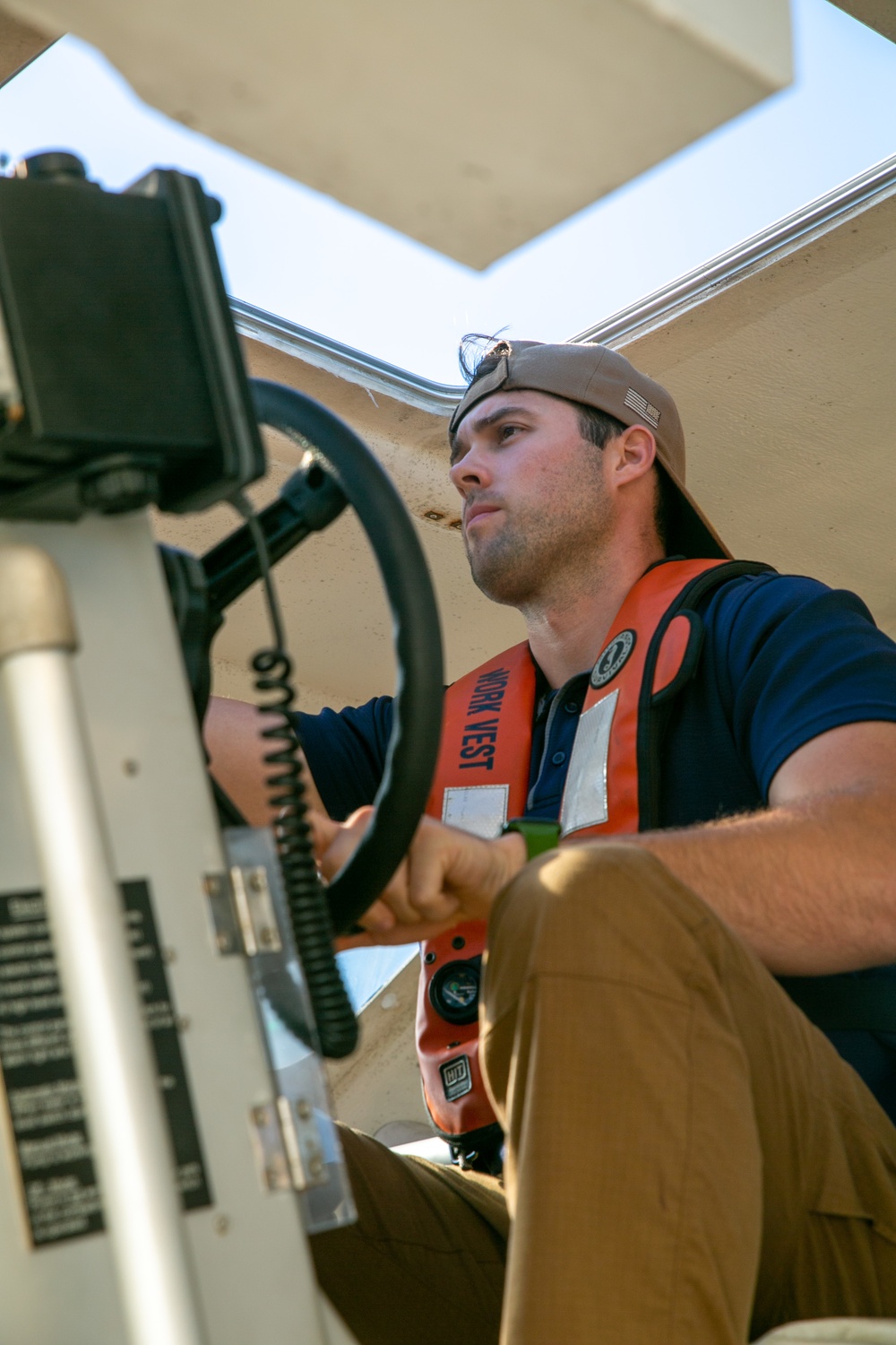 CIVILIAN MARINERS ABOARD USNS COMFORT TRANSPORT PATIENTS, DOMINICAN REPUBLIC