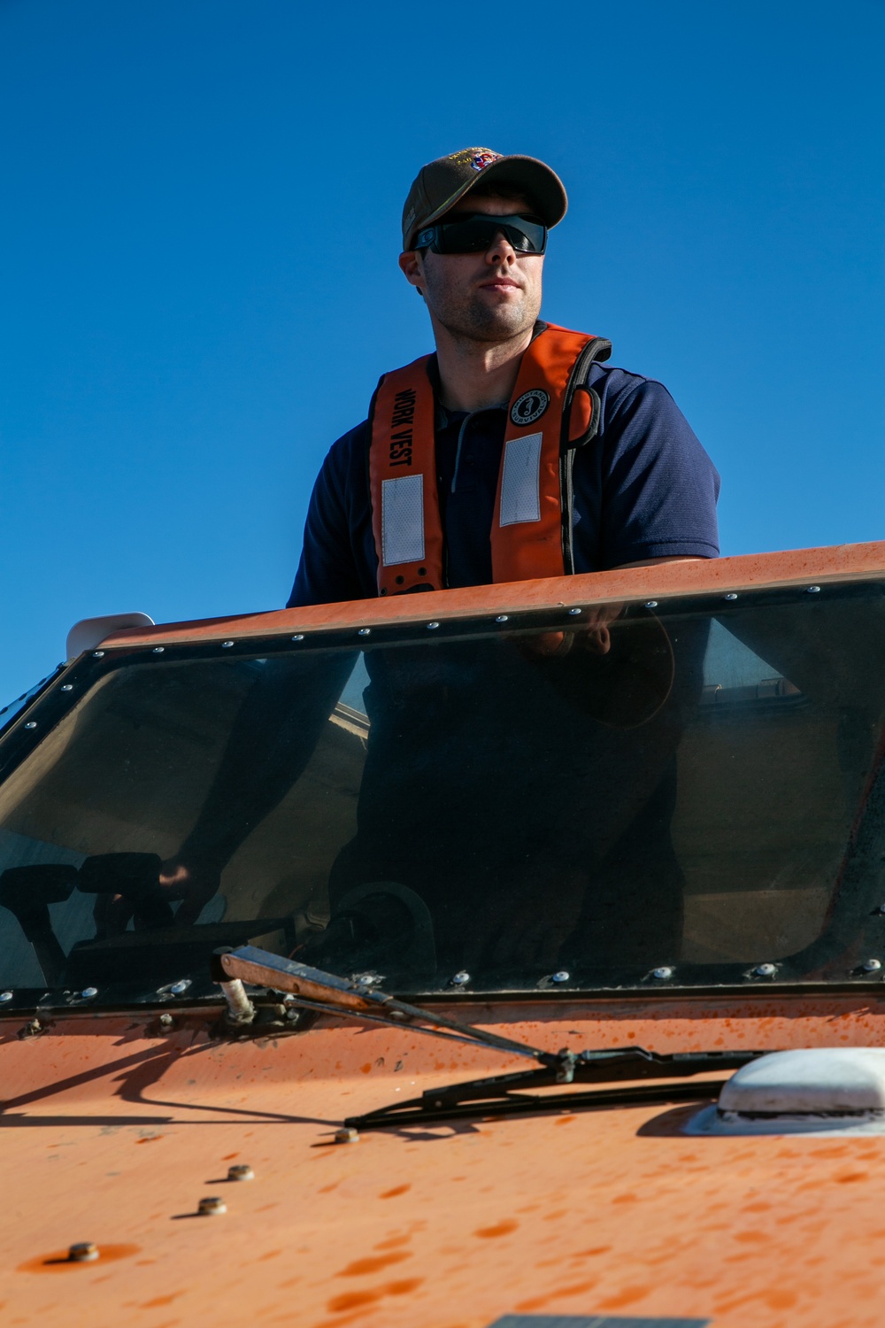 CIVILIAN MARINERS ABOARD USNS COMFORT TRANSPORT PATIENTS, DOMINICAN REPUBLIC