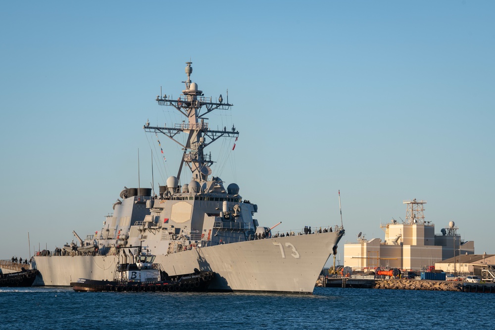 USS Decatur (DDG 73) arrives for groom at Port Hueneme Division