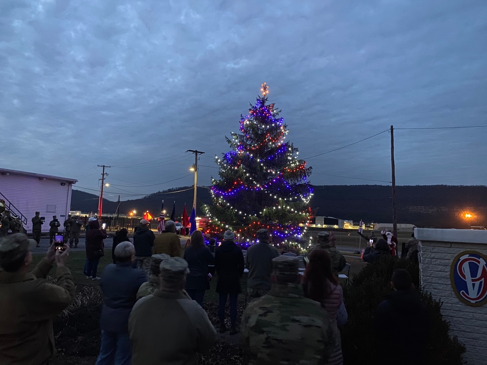 FTIG tree lighting ceremony