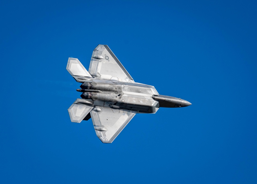 F-22 Raptor Demo Team Practices at Shaw