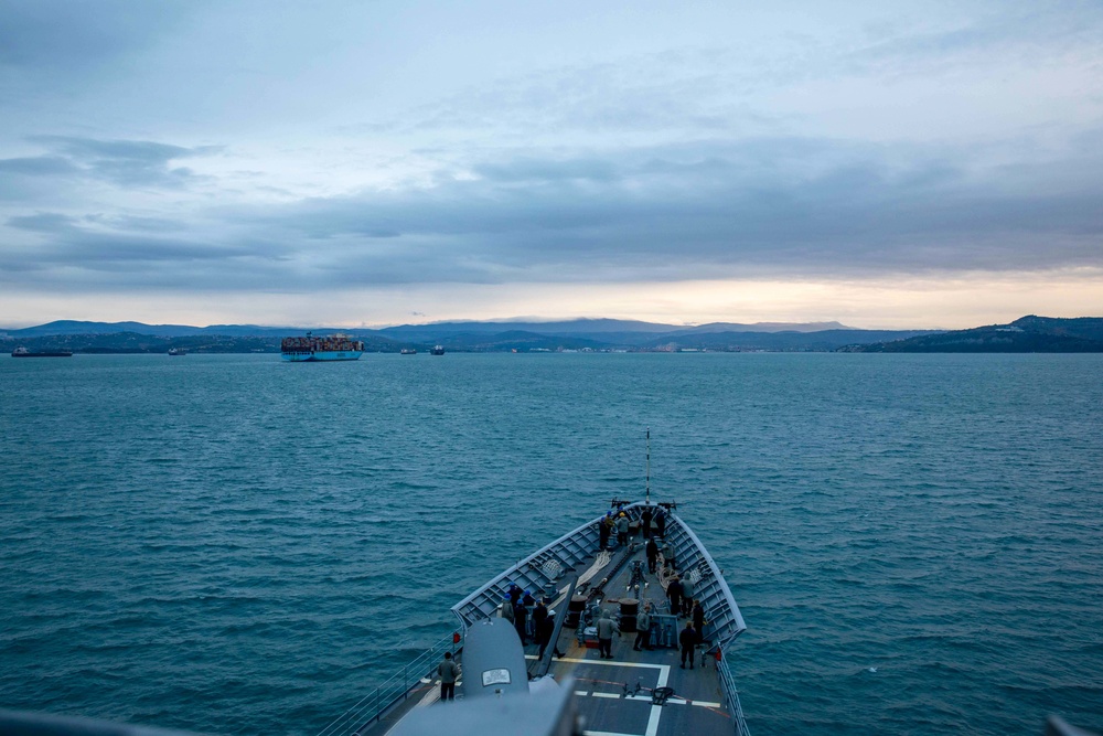 USS Leyte Gulf (CG 55) Arrives in Koper, Slovenia