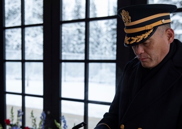 Community pays final respects to unaccompanied veterans
