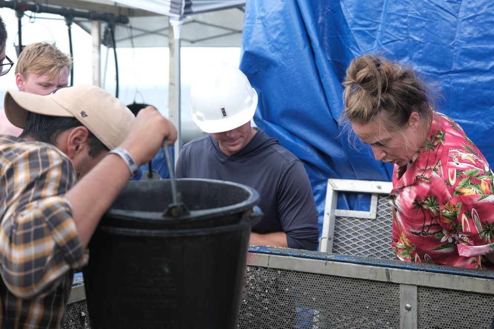 DPAA and MDSU Company 1-6 Conduct Dive Operations near Solomon Islands