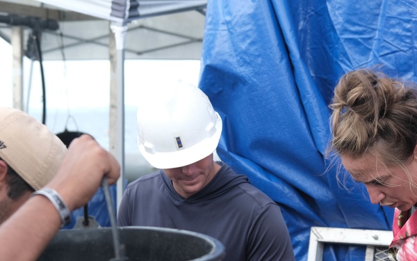 DPAA and MDSU Company 1-6 Conduct Dive Operations near Solomon Islands
