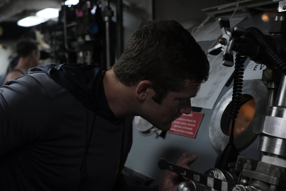 DPAA and MDSU Company 1-6 Conduct Dive Operations near Solomon Islands