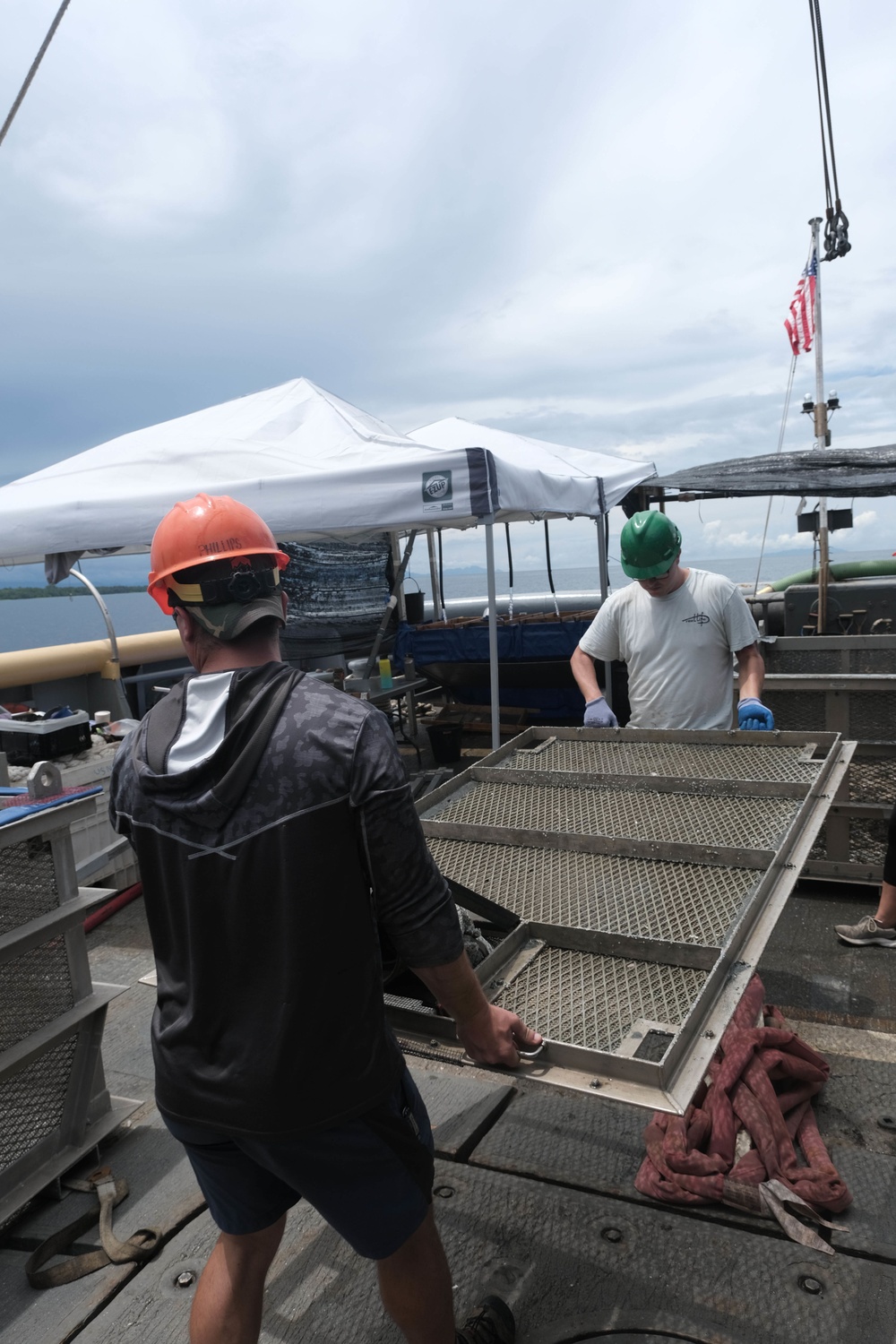 DPAA and MDSU Company 1-6 Conduct Dive Operations near Solomon Islands