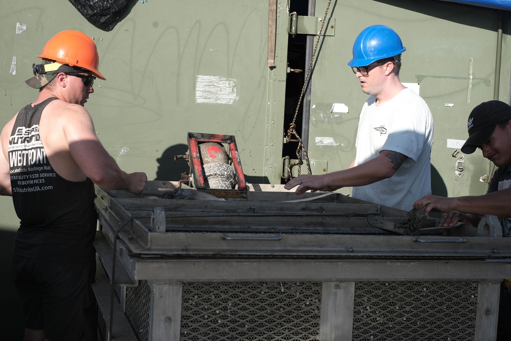 DPAA and MDSU Company 1-6 Conduct Dive Operations near Solomon Islands
