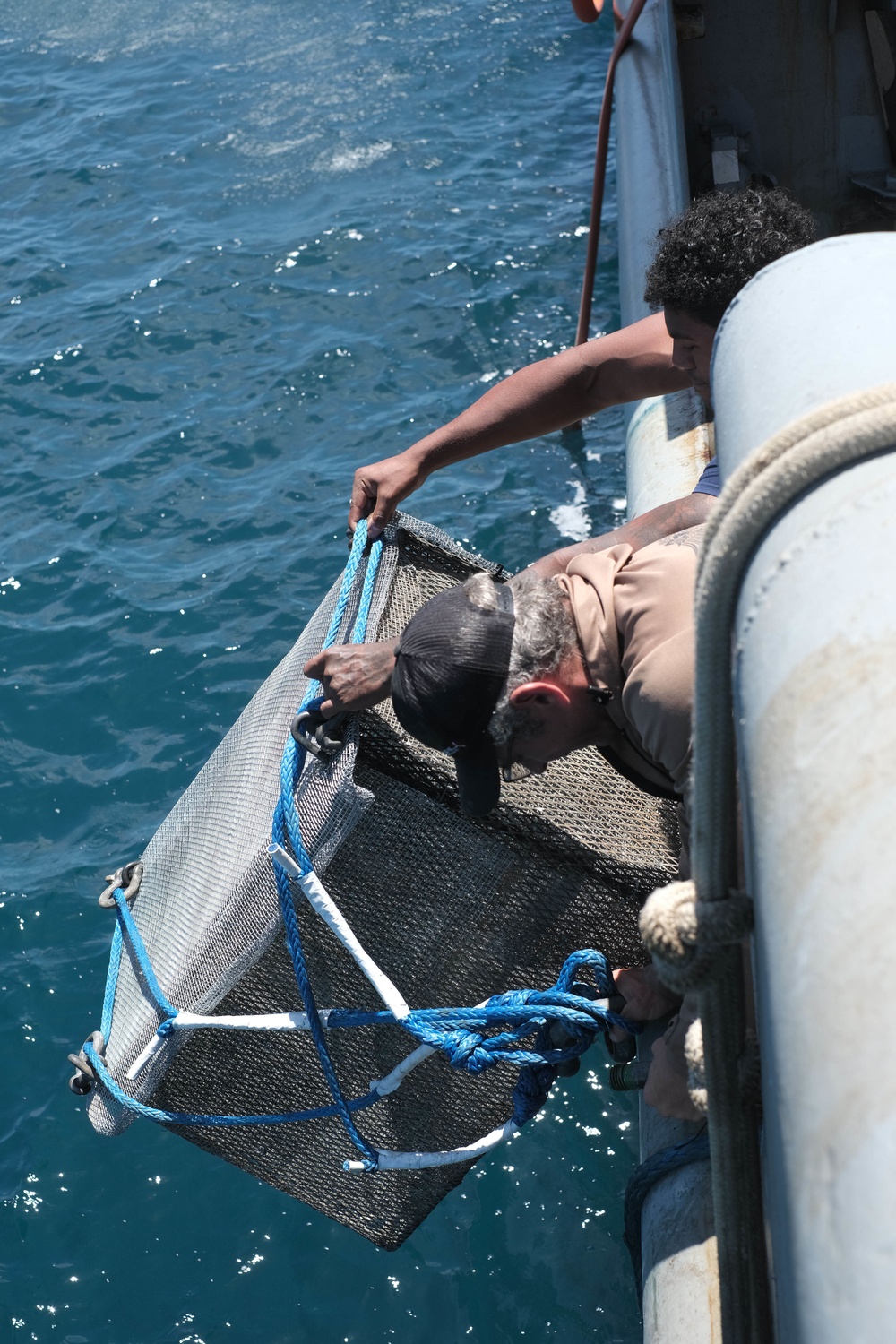 DPAA and MDSU Company 1-6 Conduct Dive Operations near Solomon Islands