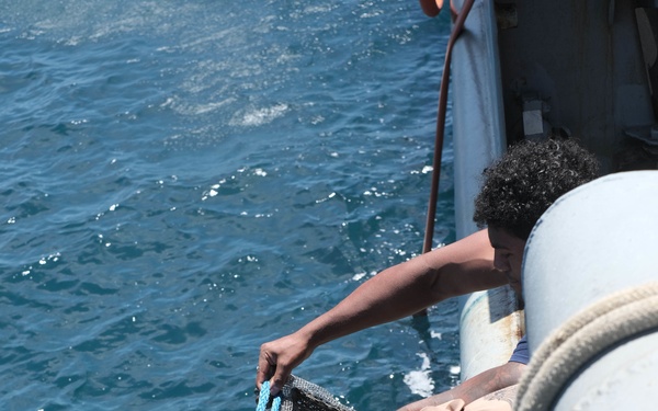 DPAA and MDSU Company 1-6 Conduct Dive Operations near Solomon Islands