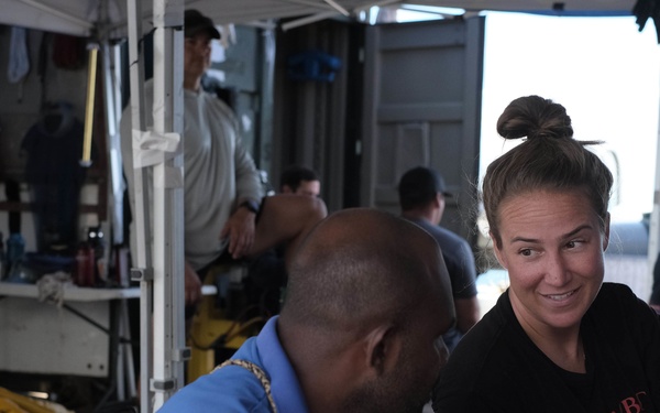 DPAA and MDSU Company 1-6 Conduct Dive Operations near Solomon Islands