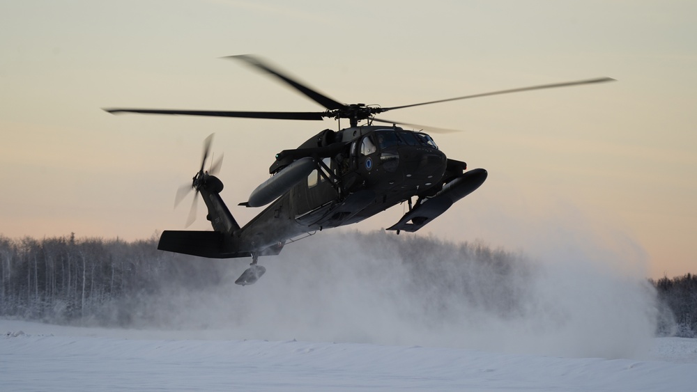 Alaska Army Guard Aviation unit supports UAA ROTC field training exercise