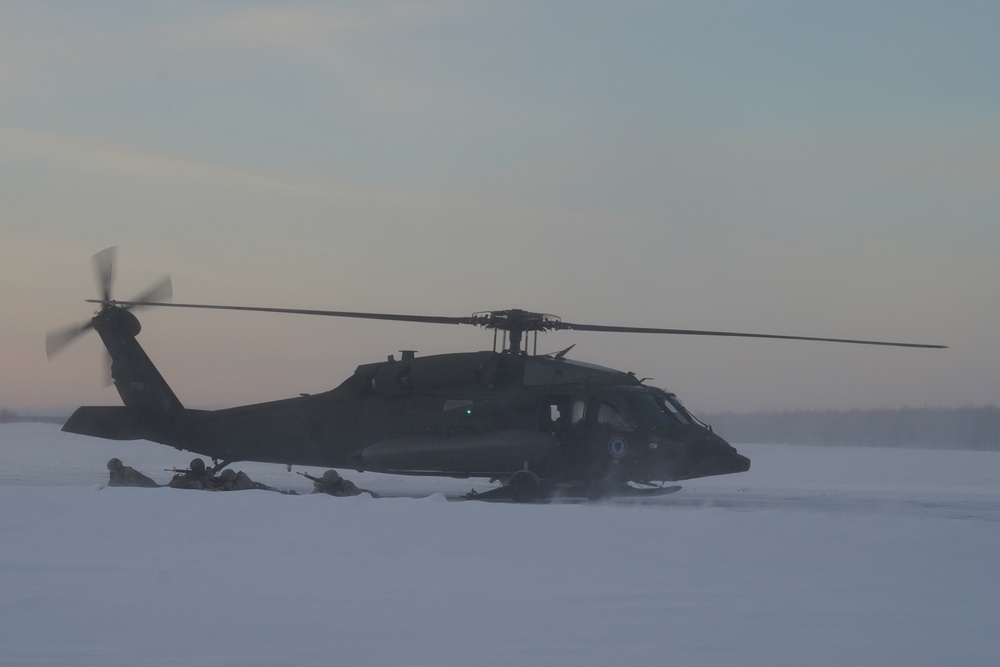 Alaska Army Guard Aviation unit supports UAA ROTC field training exercise