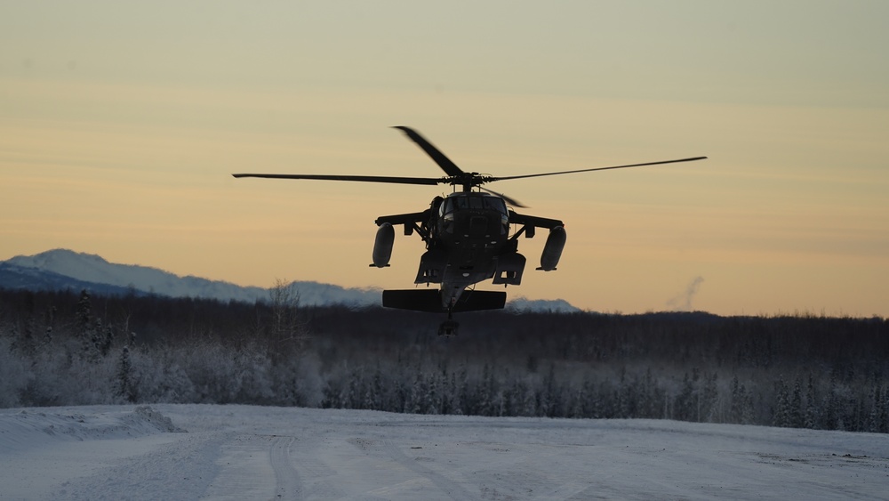 Alaska Army Guard Aviation unit supports UAA ROTC field training exercise