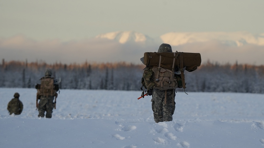 Alaska Army Guard Aviation unit supports UAA ROTC field training exercise